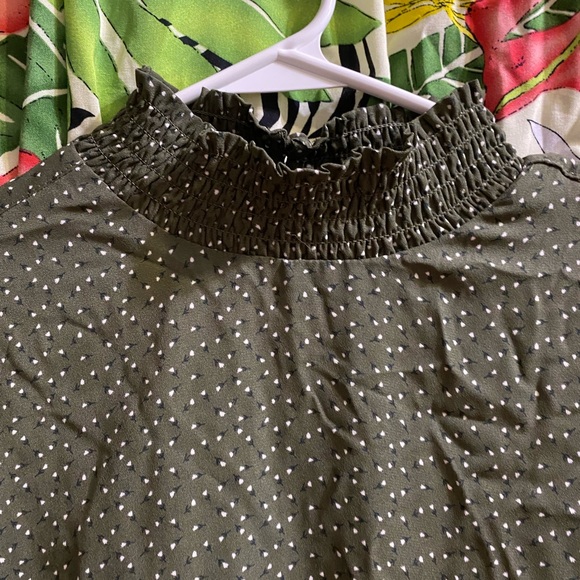 Frilly Collar Patterned Blouse - Picture 3 of 4